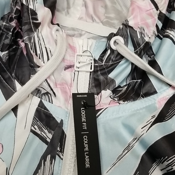 Nike Floral Cropped Windrunner Jacket AR5151 100 - Picture 14 of 14